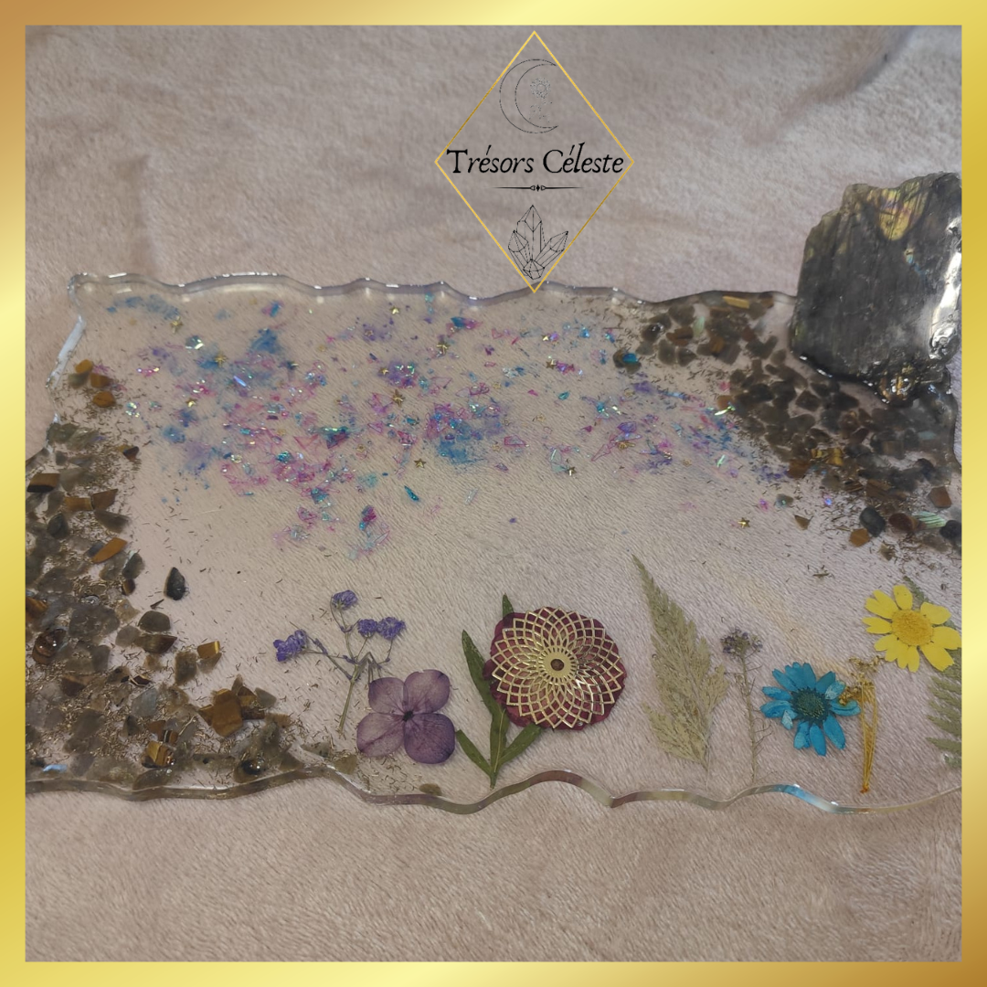 Plateau avec une Labradorite brut et oeil de tigre