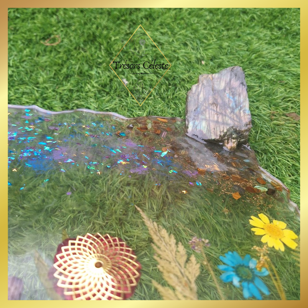 Plateau avec une Labradorite brut et oeil de tigre